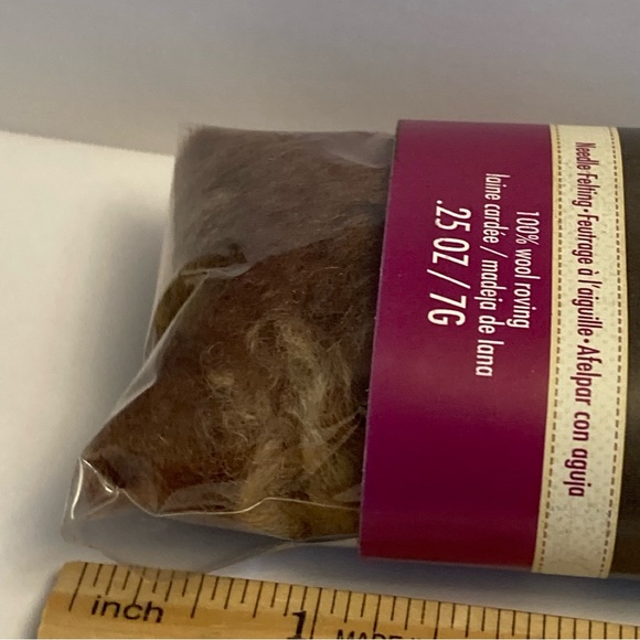 12 Dimensions FeltWorks 100% Wool Brown Curly Roving 0.25oz Needle Felti… - Picture 14 of 15